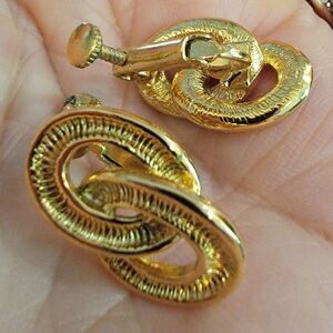 Vintage 1940's-1950'sGold-Tone Screw-Back Earrings Retro Intertwined Loop Design